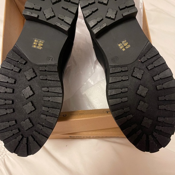 Womens Boots - Picture 3 of 4